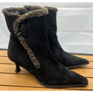 Stuart Weitzman Gorgeous Fur Lined Bootie Size 6.5